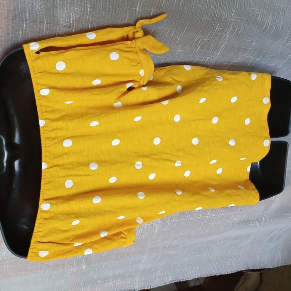 Old Navy Girls Yellow and White Polka Dot Blouse, off the shoulder,  tie sleeve - Picture 4 of 7